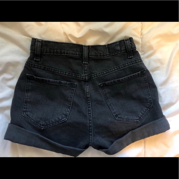 URBAN OUTFITTERS BDG mom high rise shorts, size 25 - Picture 2 of 2